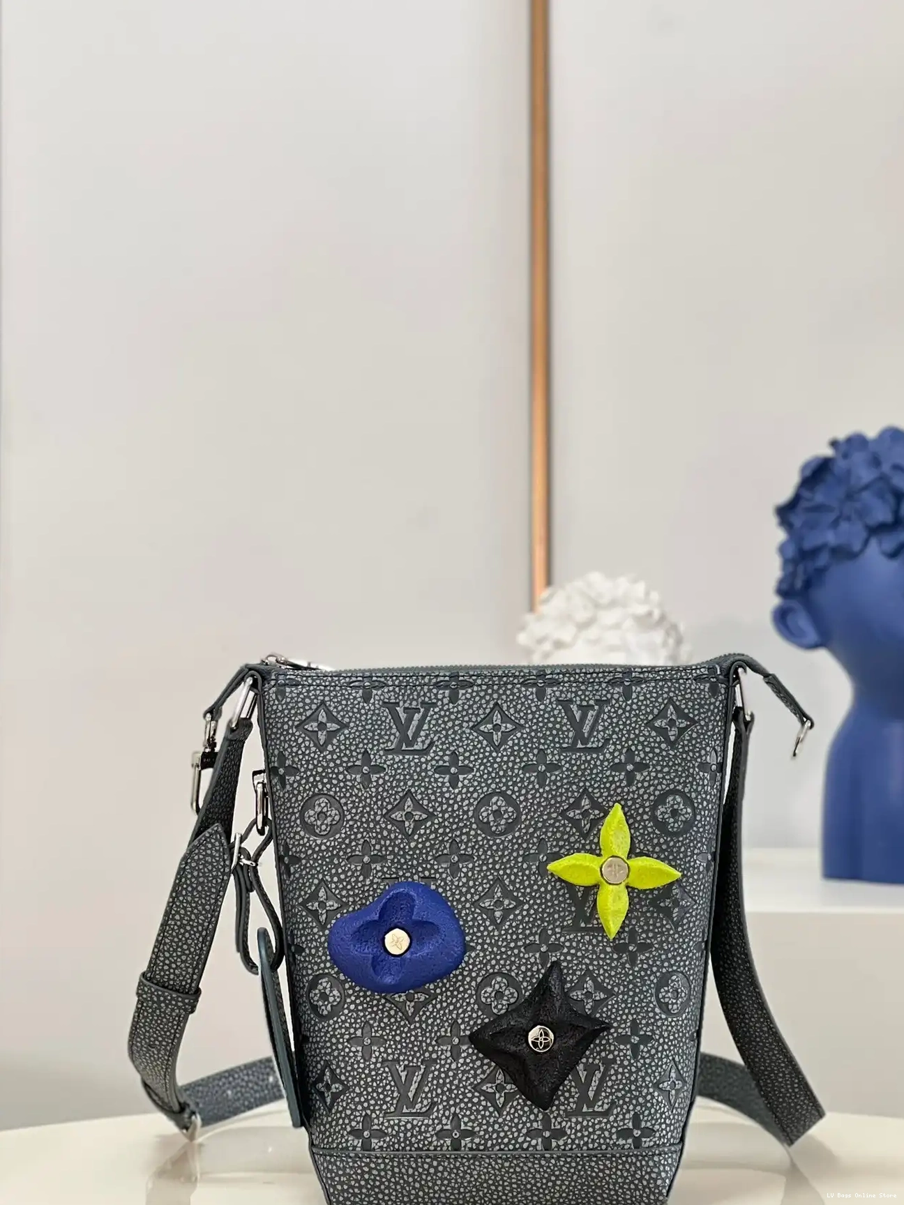 Rep HOBO CRUISER PM VUITTON LOUIS 0503